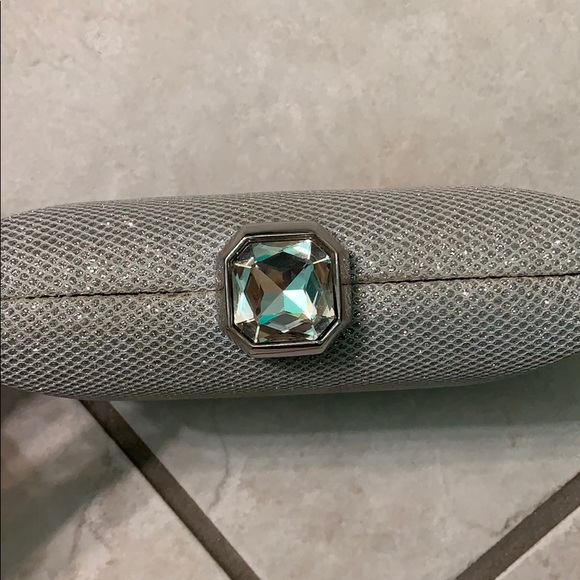 Silver clutch with shoulder chain. Lightly used - Picture 3 of 5